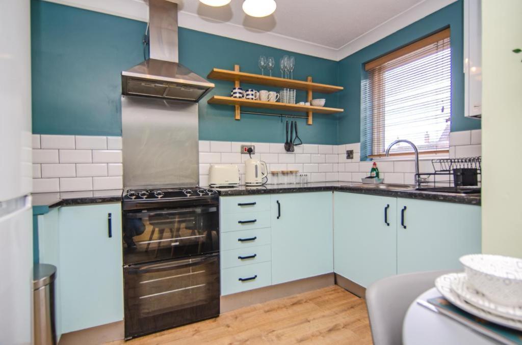 Cosy Lichfield Apartment ภายนอก รูปภาพ