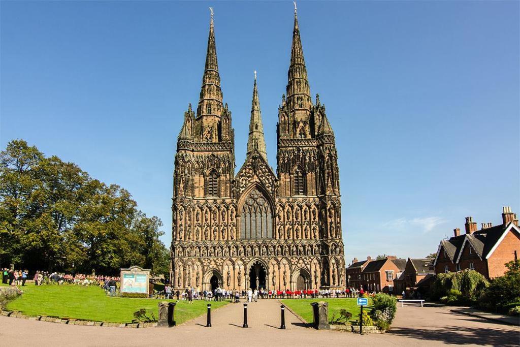 Cosy Lichfield Apartment ภายนอก รูปภาพ